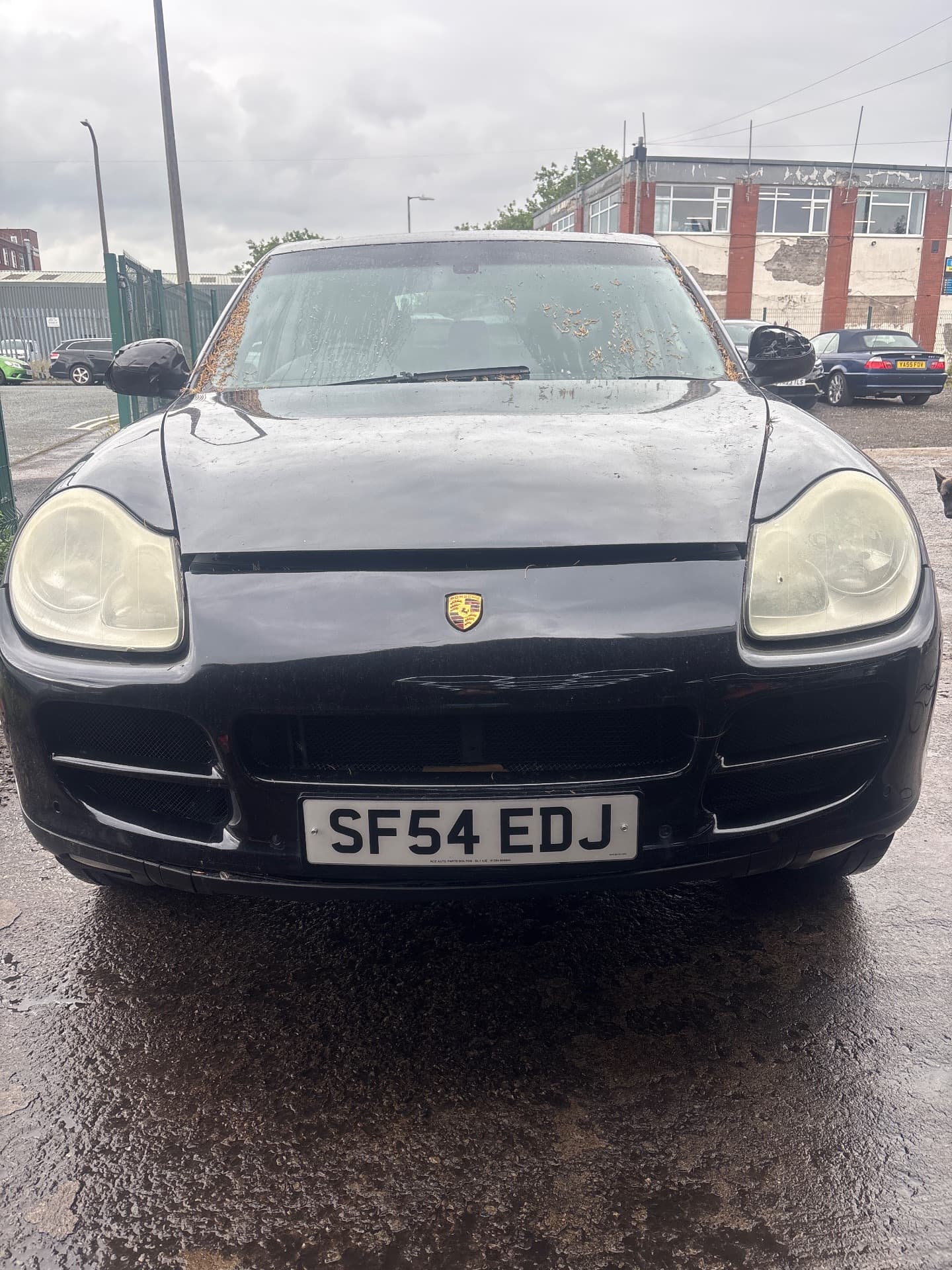 Porsche Cayenne before detailing